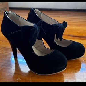 Black High Heel Pumps Size 7